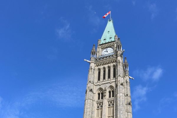 Le Sénat adopte un projet de loi qui modifie le serment de citoyenneté