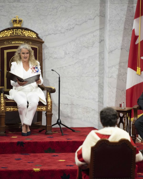 Un discours du Trône physiquement éloigné