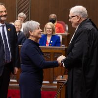 La sénatrice Petten se joint  à l’équipe du gouvernement au Sénat