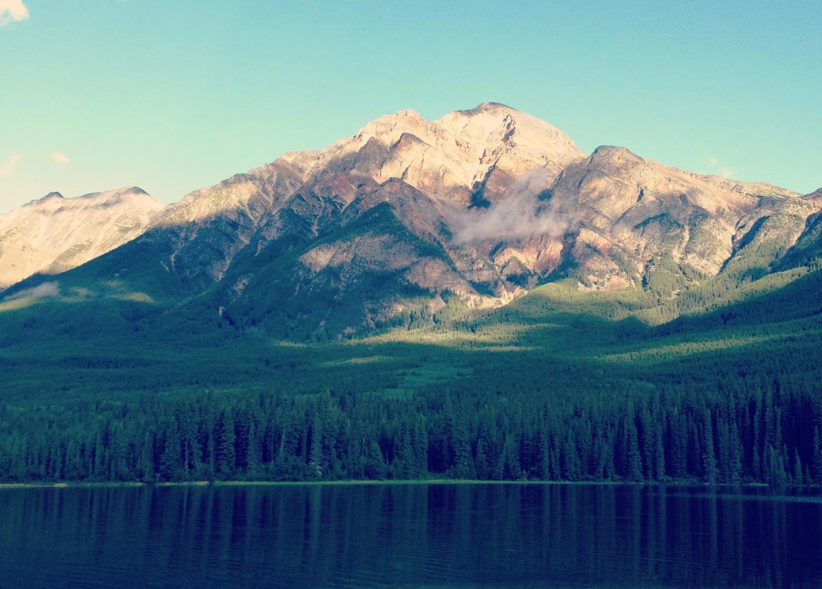 Une nouvelle loi pour aider à la reconstruction de Jasper après les feux de forêt