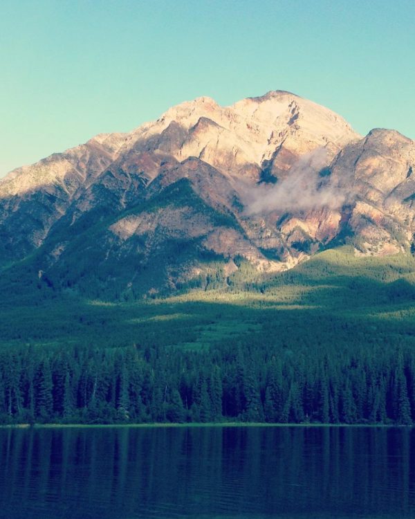 Une nouvelle loi pour aider à la reconstruction de Jasper après les feux de forêt